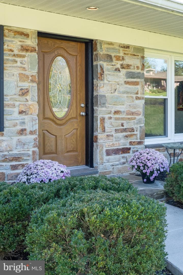 1101 Gypsy Lane W photo 7