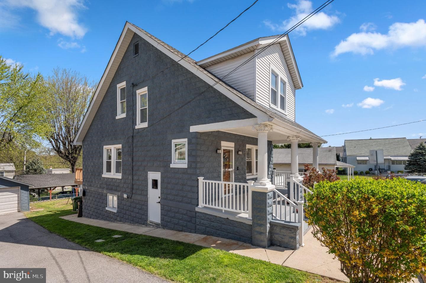 521 Fairview Avenue photo 4