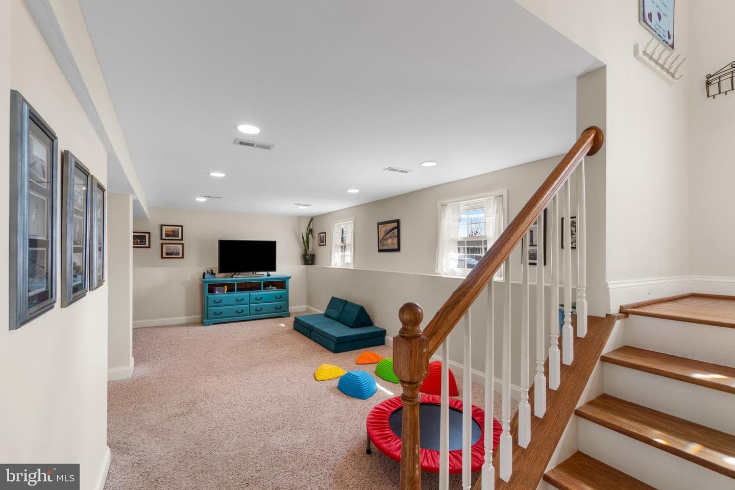 9469 Seven Courts Drive photo 22