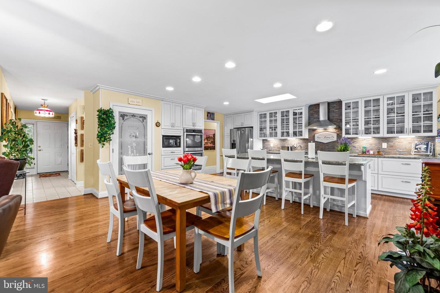 904 Maplehurst Lane photo 6