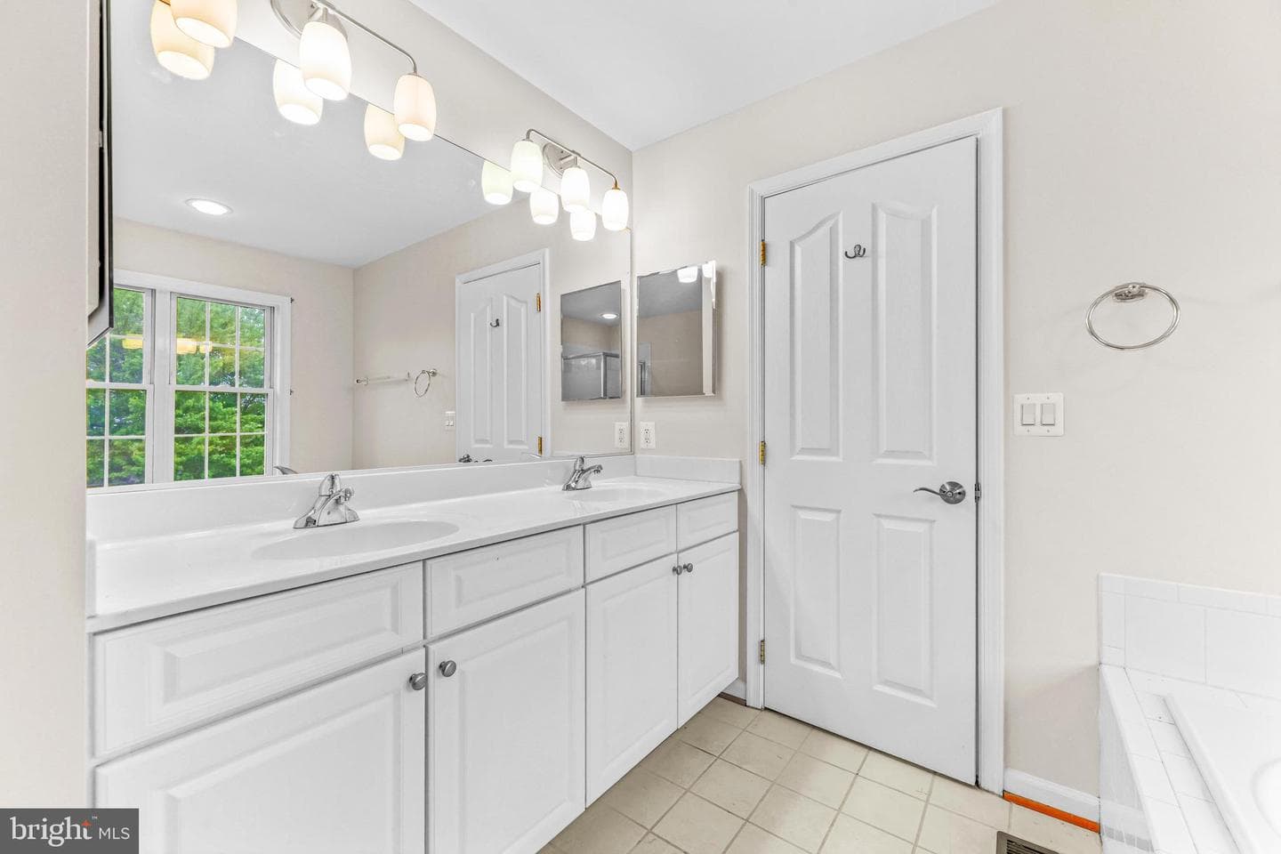 9001 Hines Road photo 26