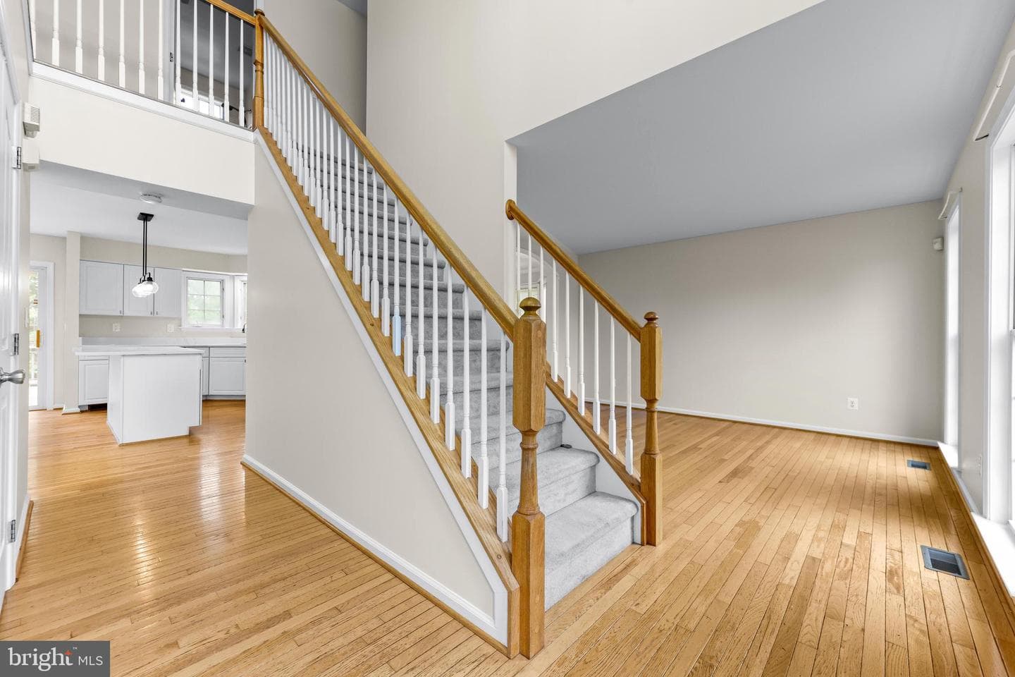 9001 Hines Road photo 4
