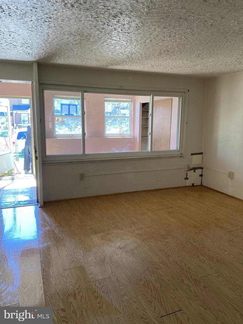 8048 Eastdale Road photo 11