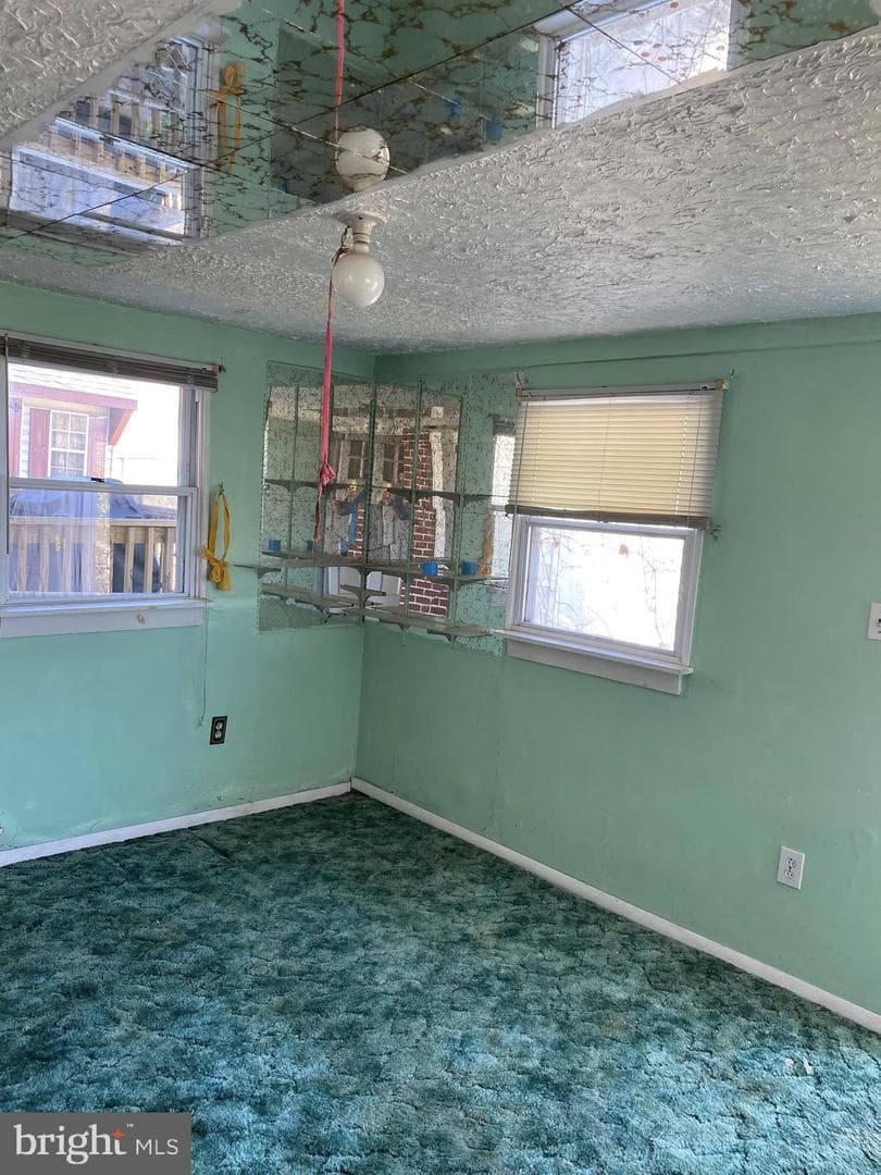 8048 Eastdale Road photo 6
