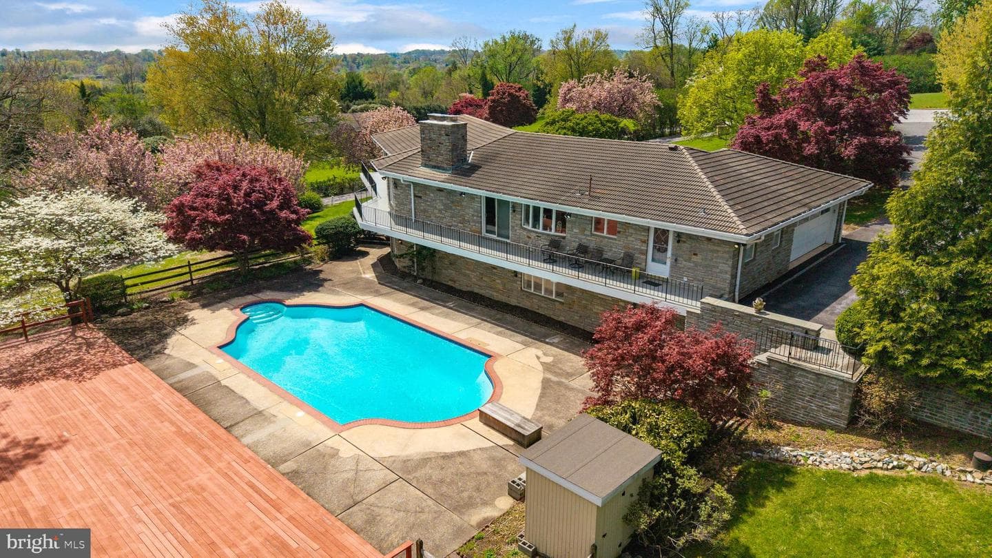 5 Lochview Court photo 18