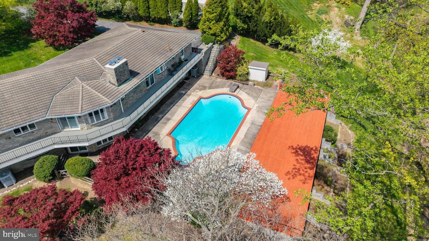 5 Lochview Court photo 8