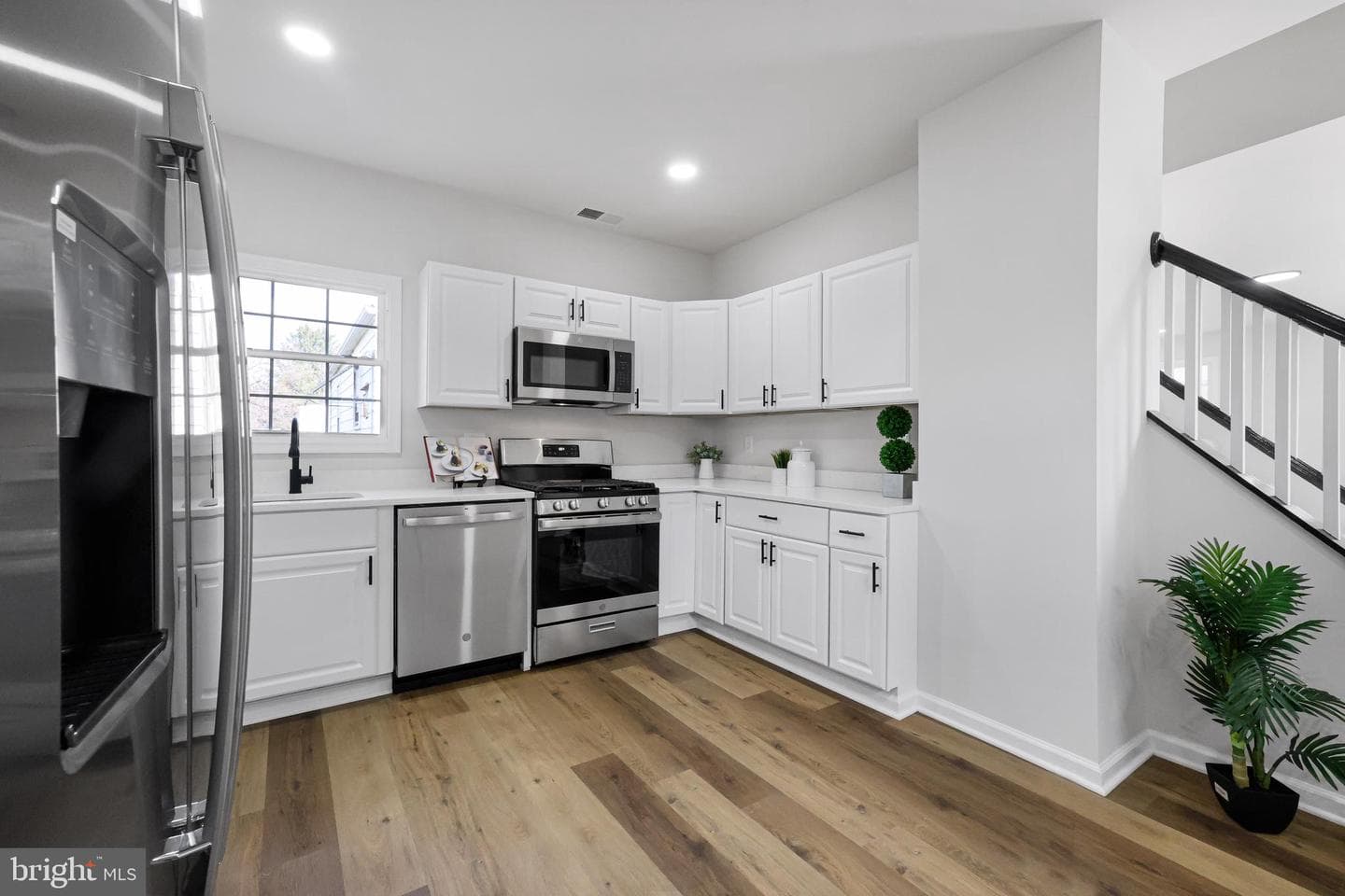 106 4th Avenue photo 5
