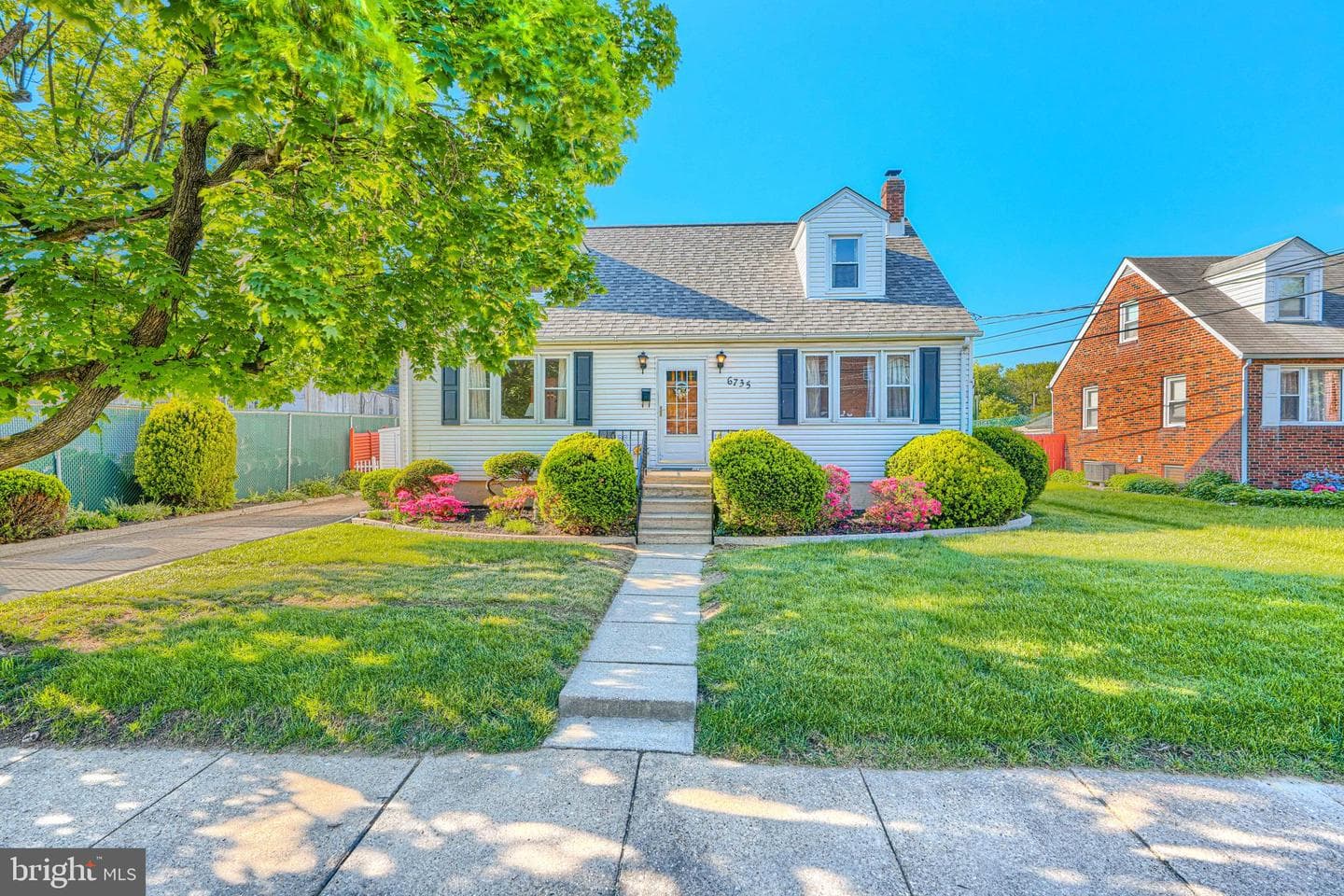6735 Oak Avenue photo 2