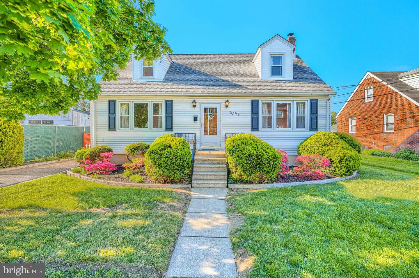 6735 Oak Avenue photo 3