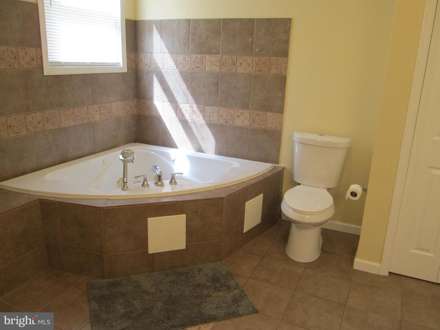 2127 Gaylawn Drive photo 15