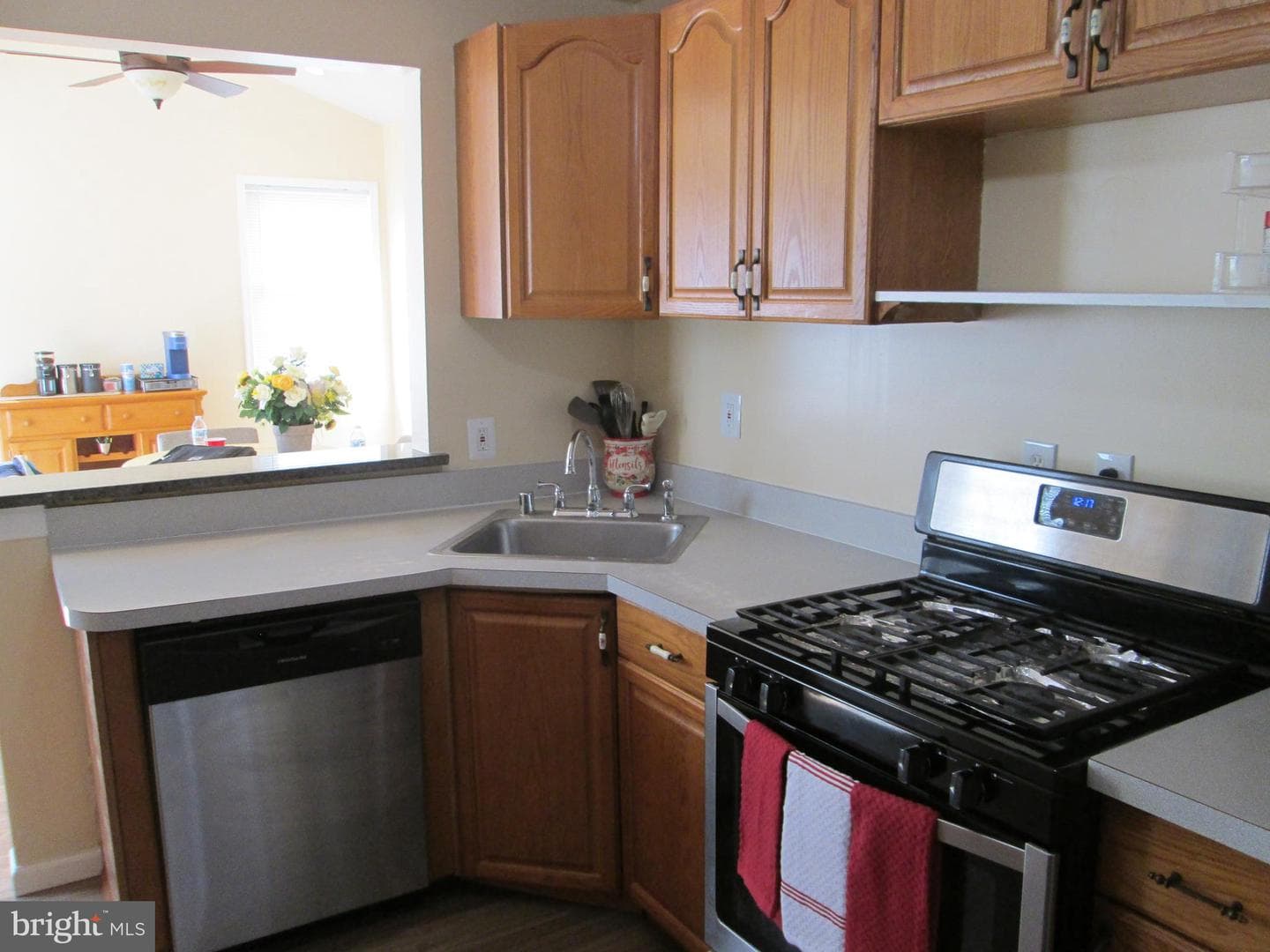 2127 Gaylawn Drive photo 2