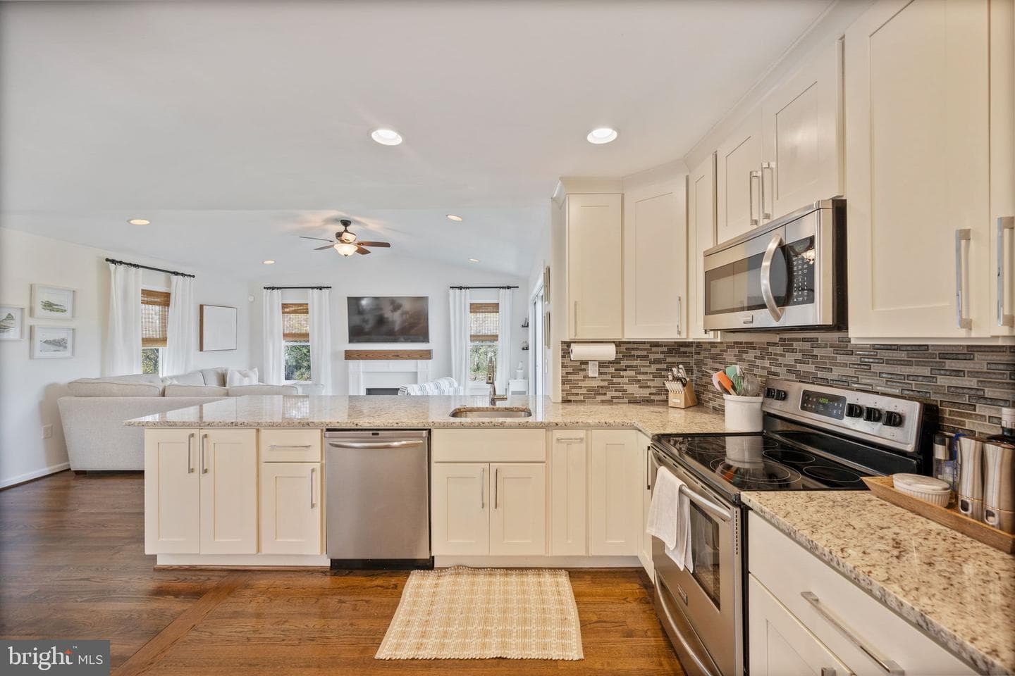 6 Pickett Road photo 15