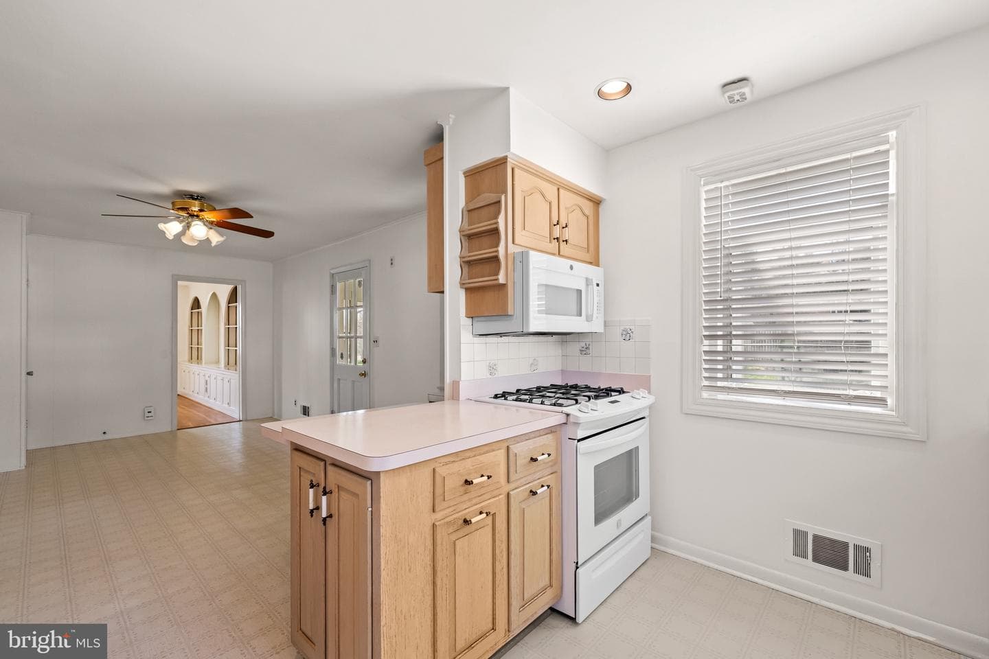8620 Valleyfield Road photo 11