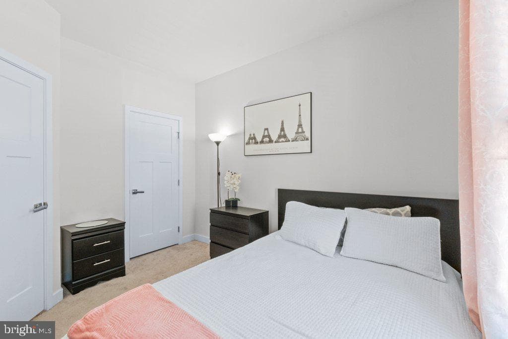 6247 Islington Street photo 24