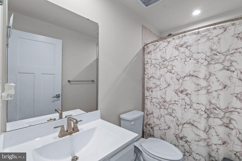 6247 Islington Street photo 47