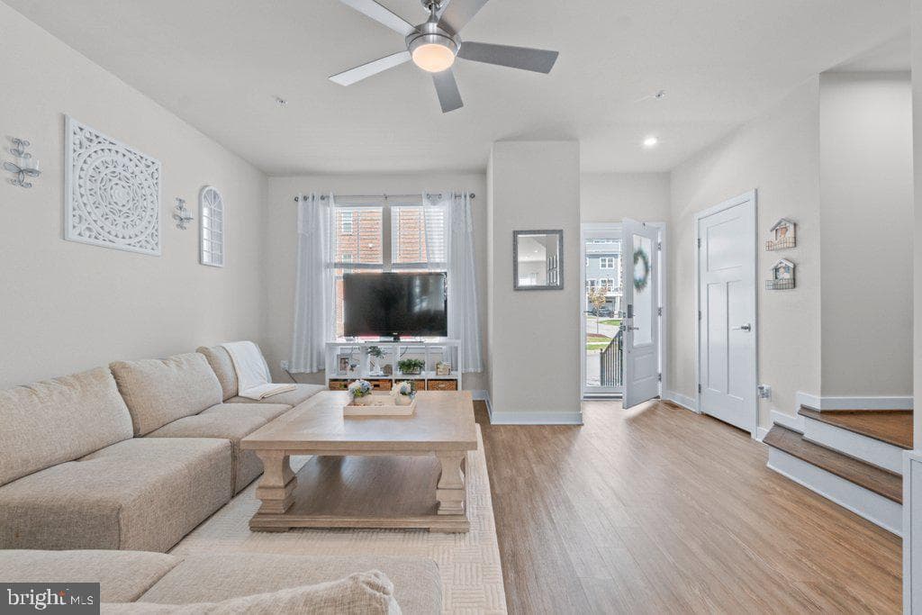 6247 Islington Street photo 5