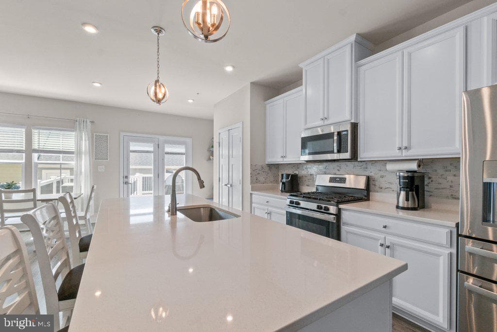 6247 Islington Street photo 9