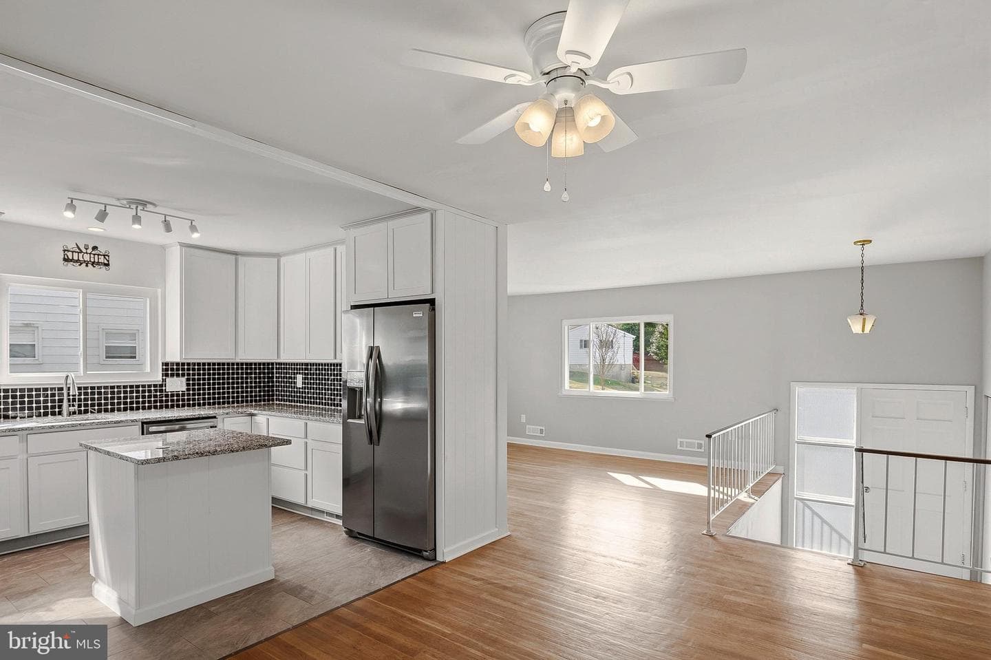 1219 Redcliffe photo 14