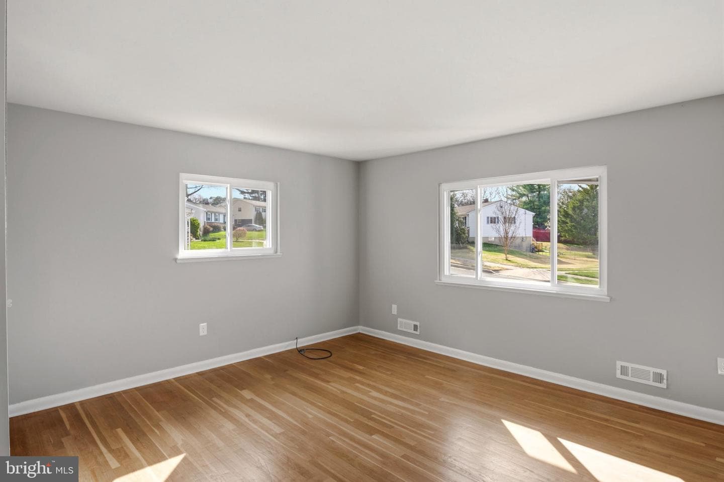 1219 Redcliffe photo 17