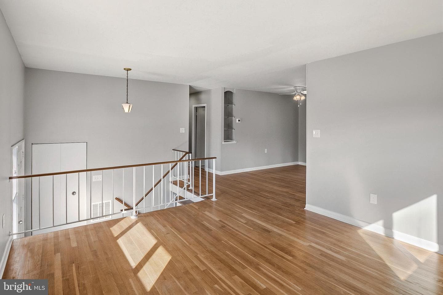 1219 Redcliffe photo 18