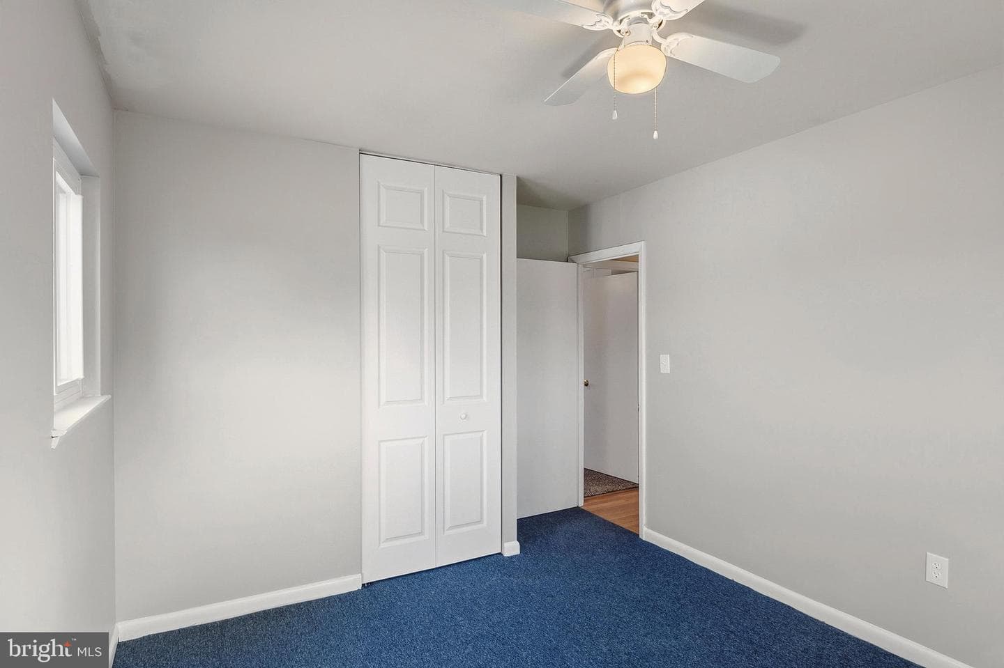 1219 Redcliffe photo 27