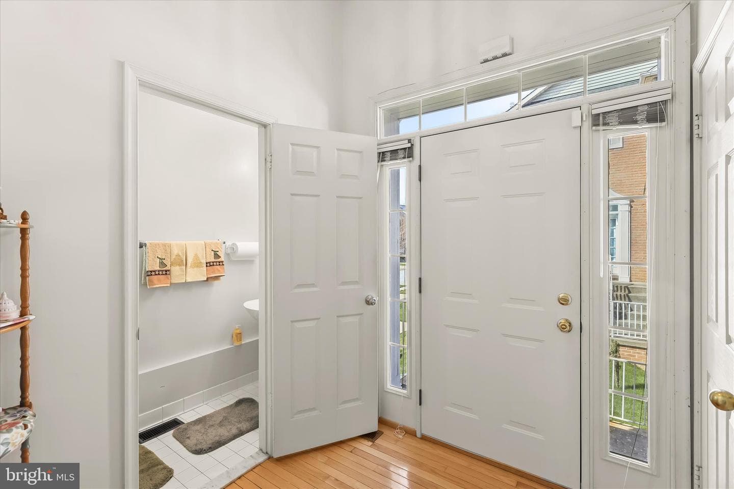 9410 Georgian Way photo 3