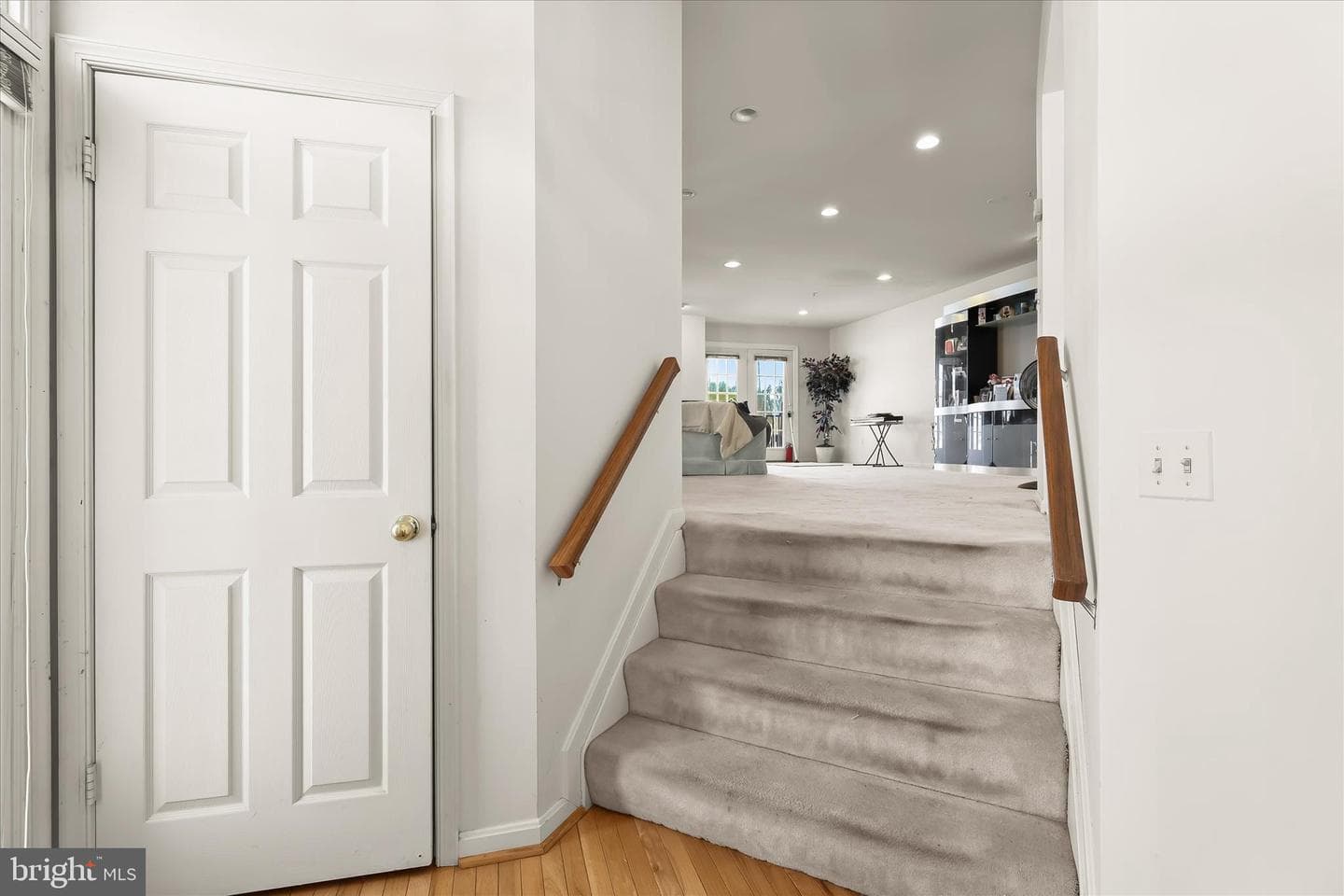 9410 Georgian Way photo 6