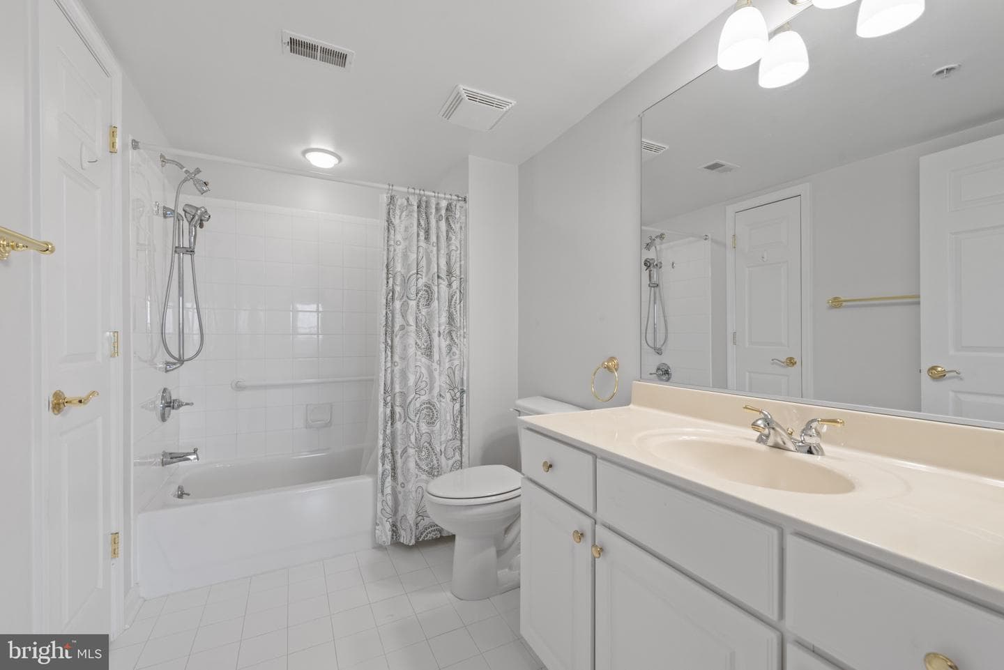 12240 Roundwood Road #704 photo 16