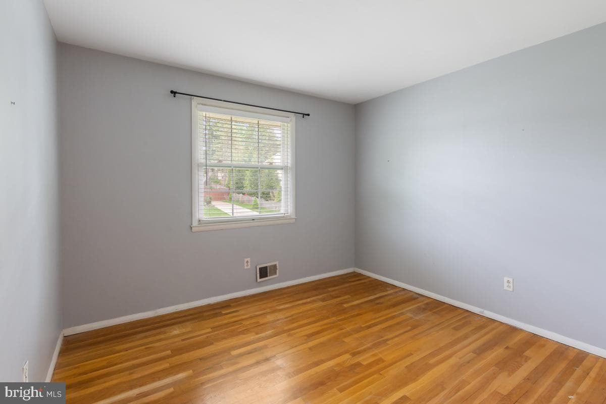 304 Townleigh Road photo 20