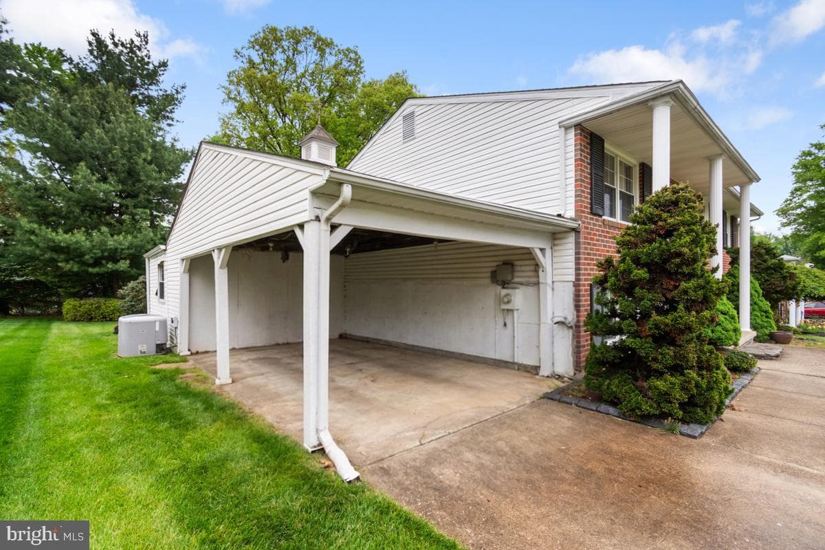 304 Townleigh Road photo 3