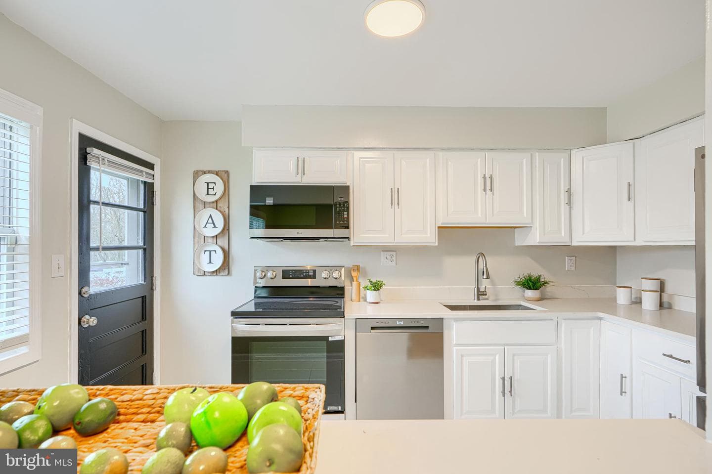 774 Seawall photo 15