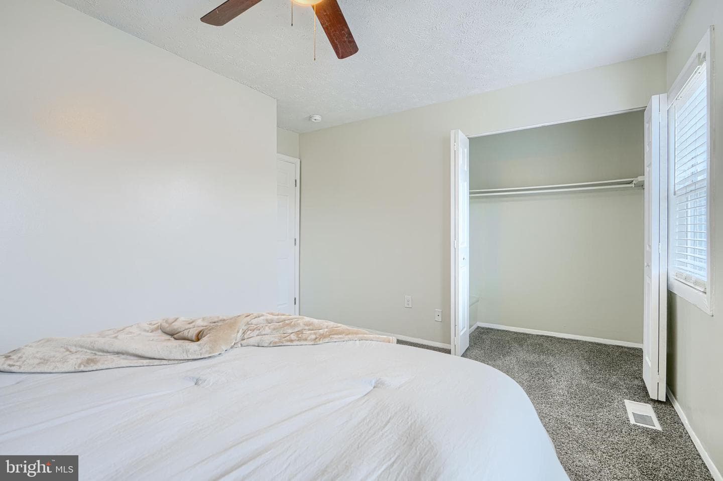774 Seawall photo 18