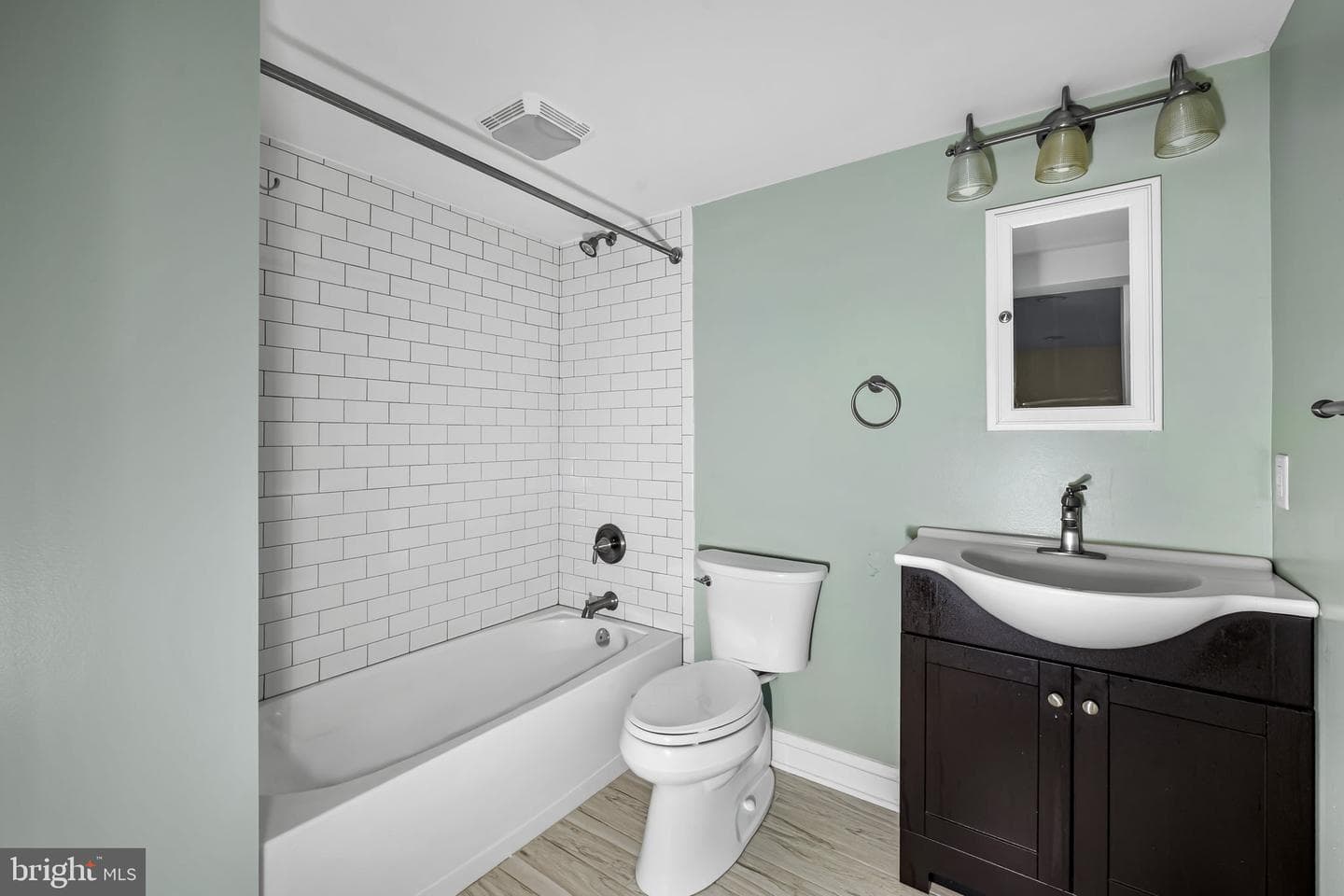 7049 Heathfield Road photo 25