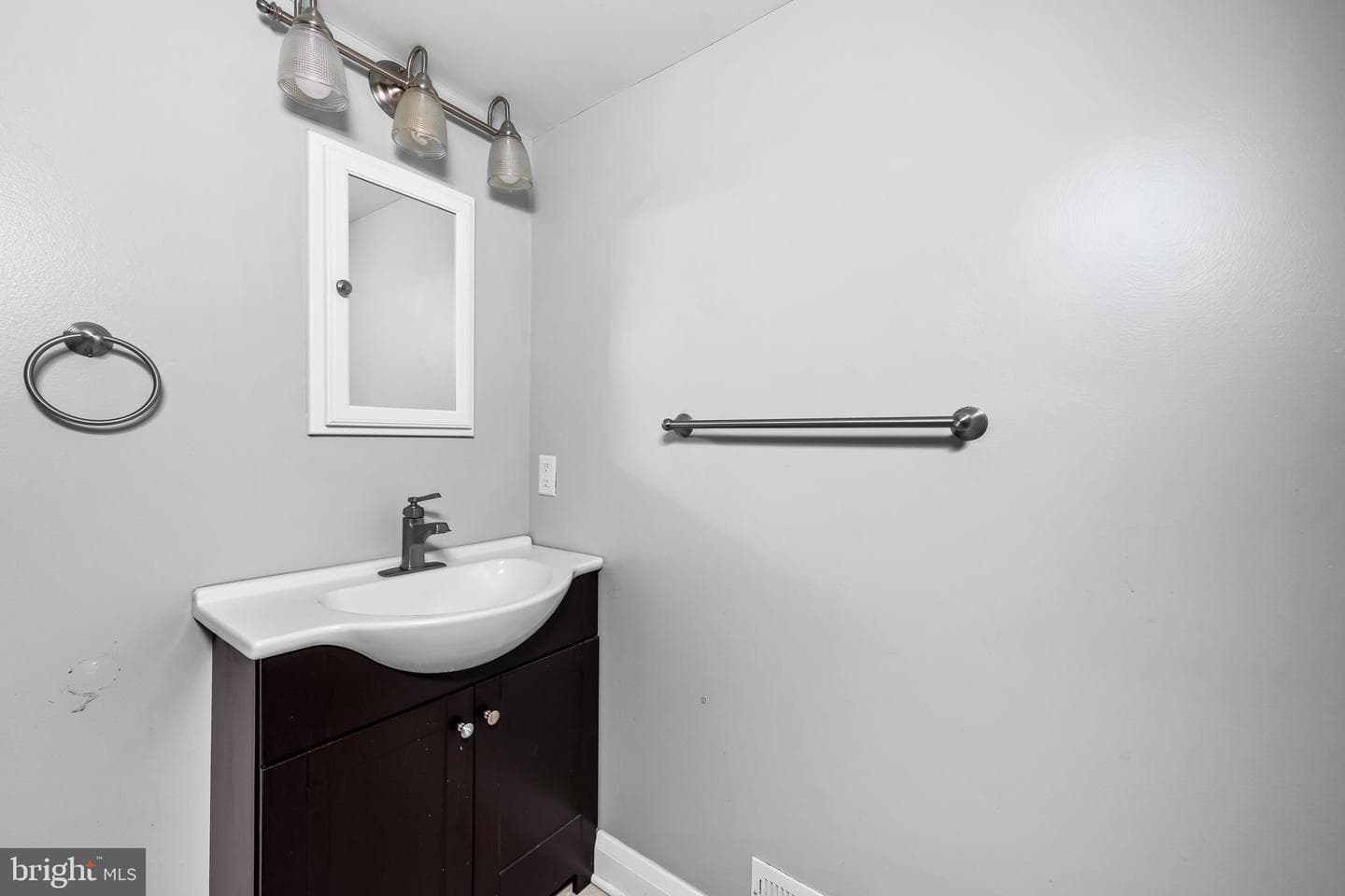 7049 Heathfield Road photo 26