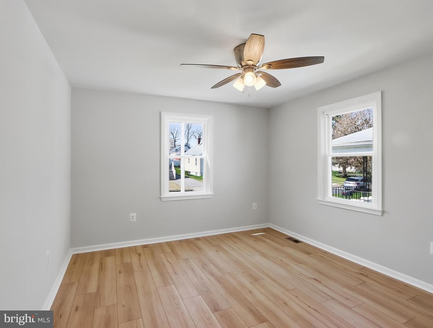 2502 Linwood Rd photo 17
