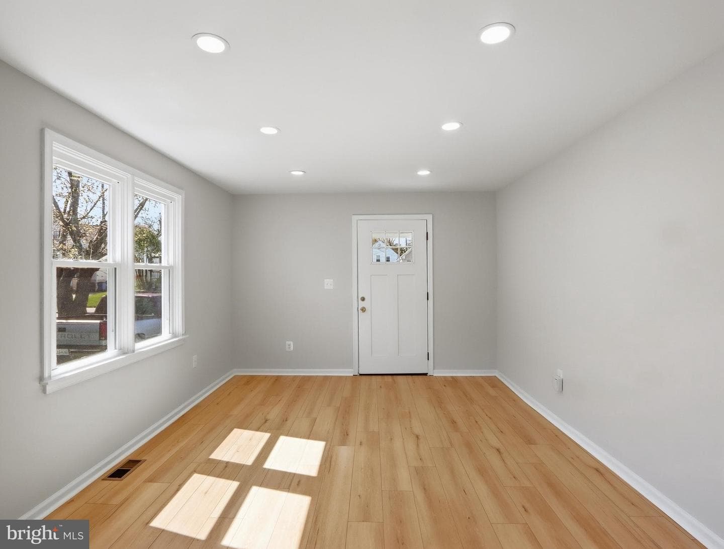 2502 Linwood Rd photo 26