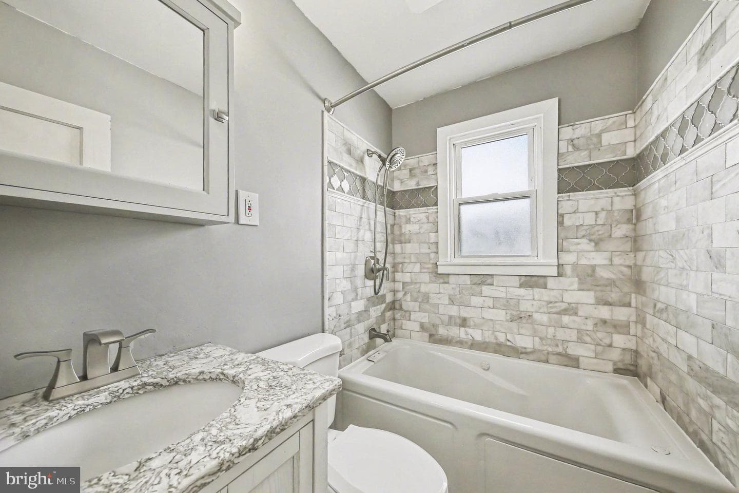 1750 Forrest Avenue photo 17