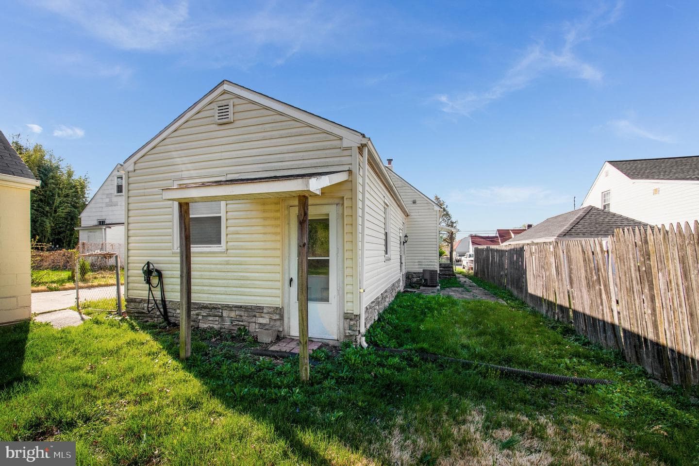 1750 Forrest Avenue photo 23