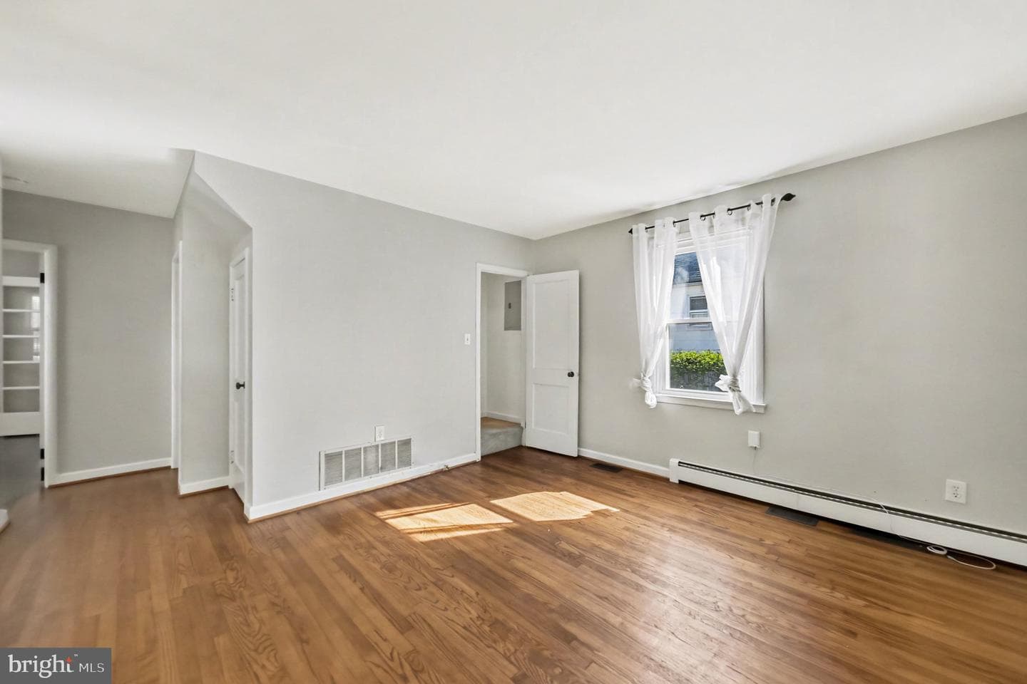 1750 Forrest Avenue photo 9