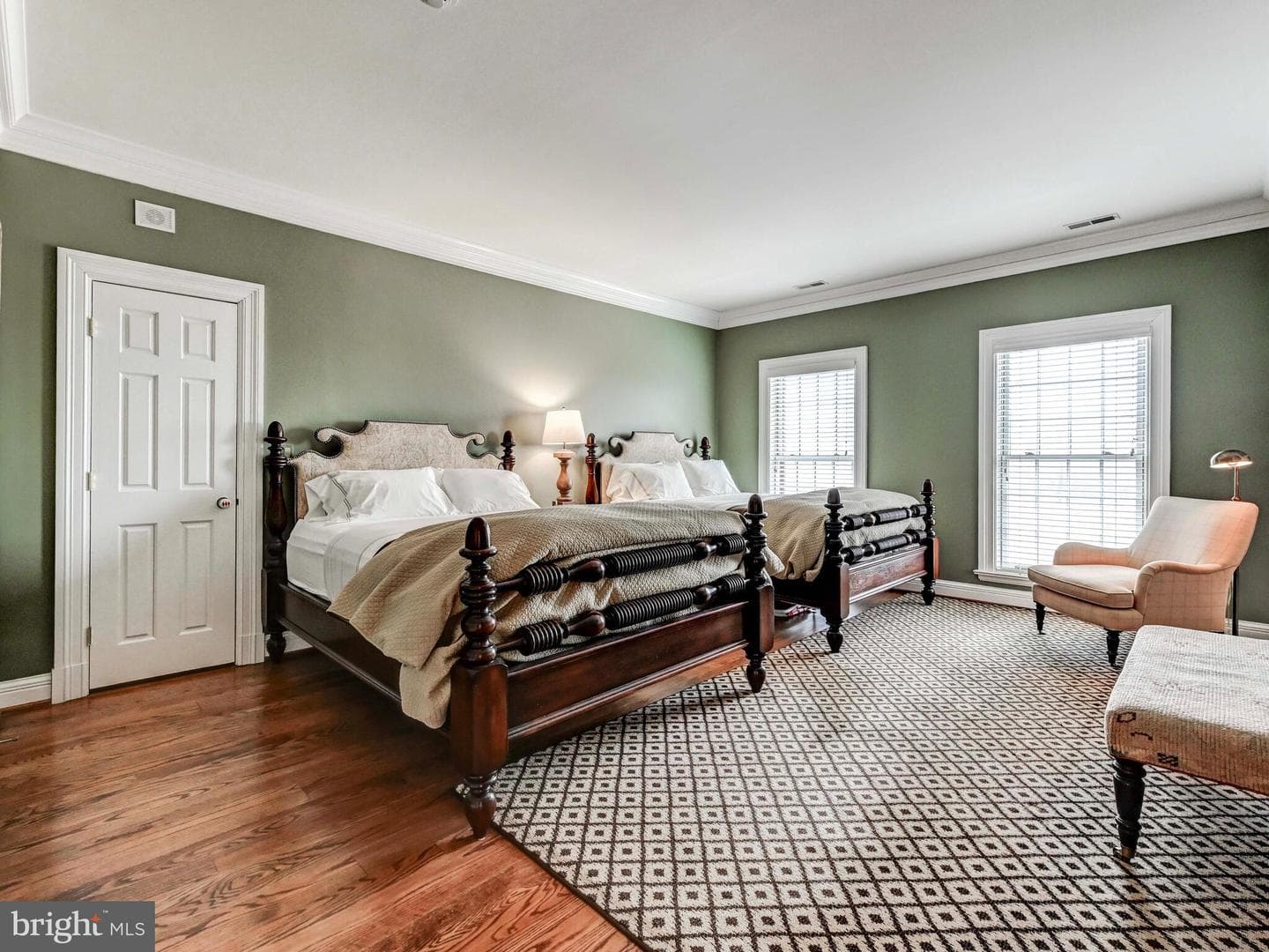 3366 Belmont Avenue photo 32