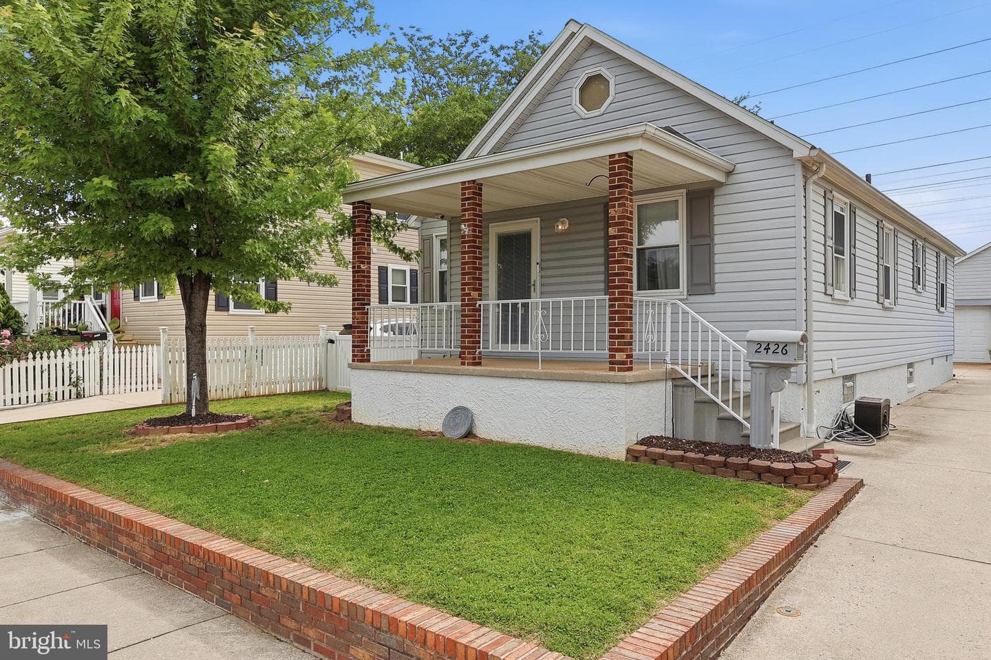 2426 Plainfield Road photo 2