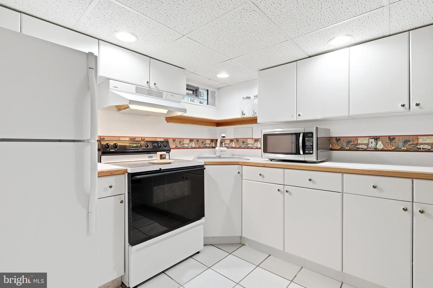 2426 Plainfield Road photo 24