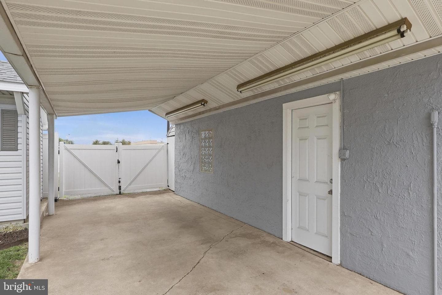 2426 Plainfield Road photo 5