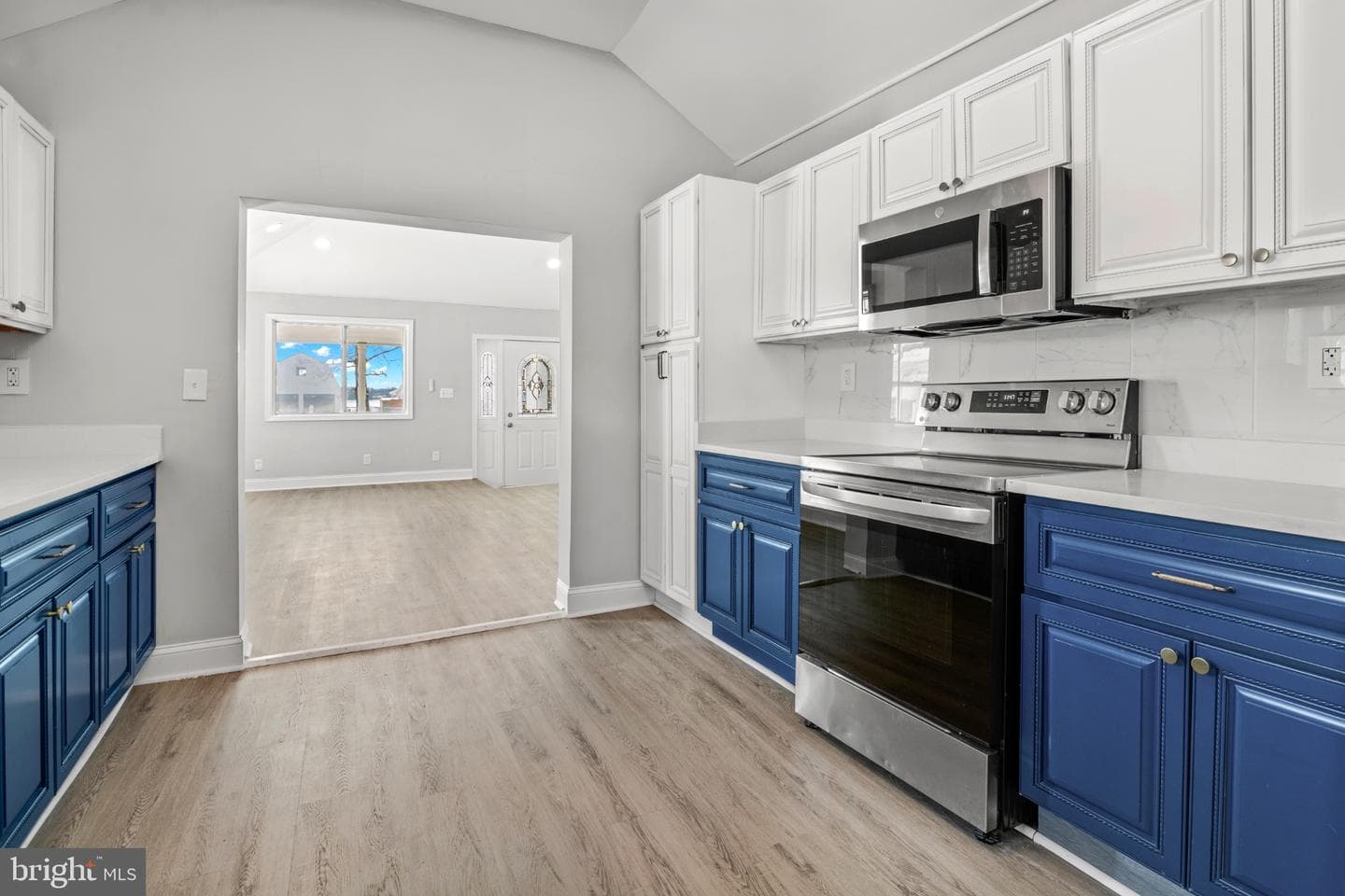 315 Riverside Drive photo 12