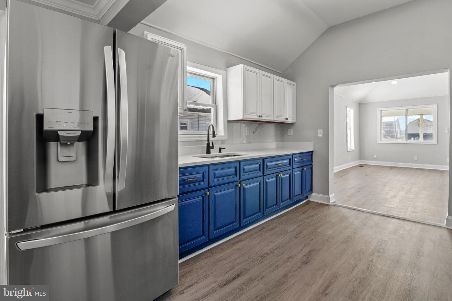 315 Riverside Drive photo 13