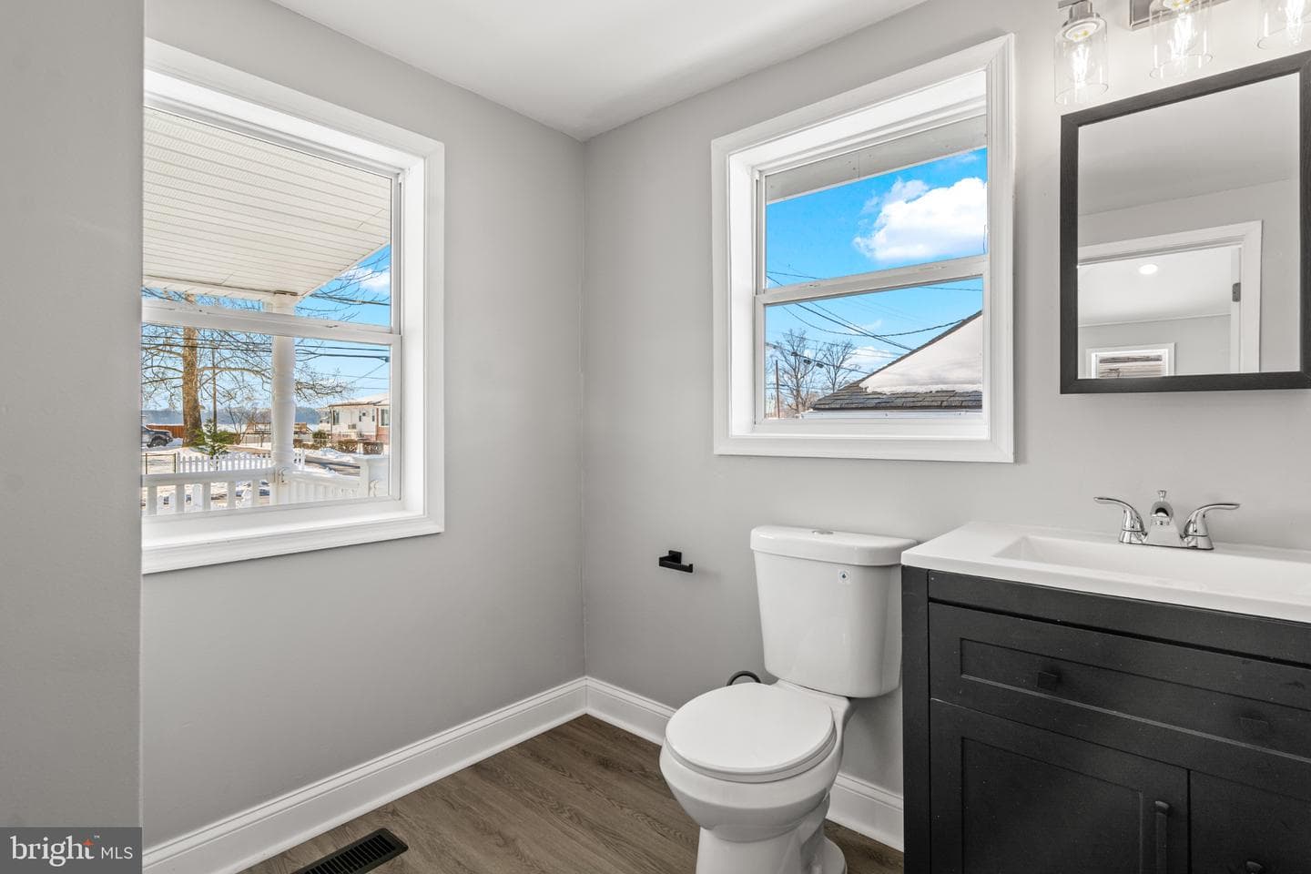 315 Riverside Drive photo 4