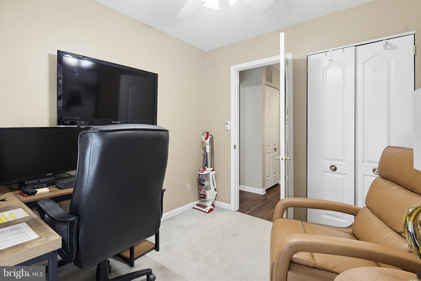 14 Shelton Court photo 24