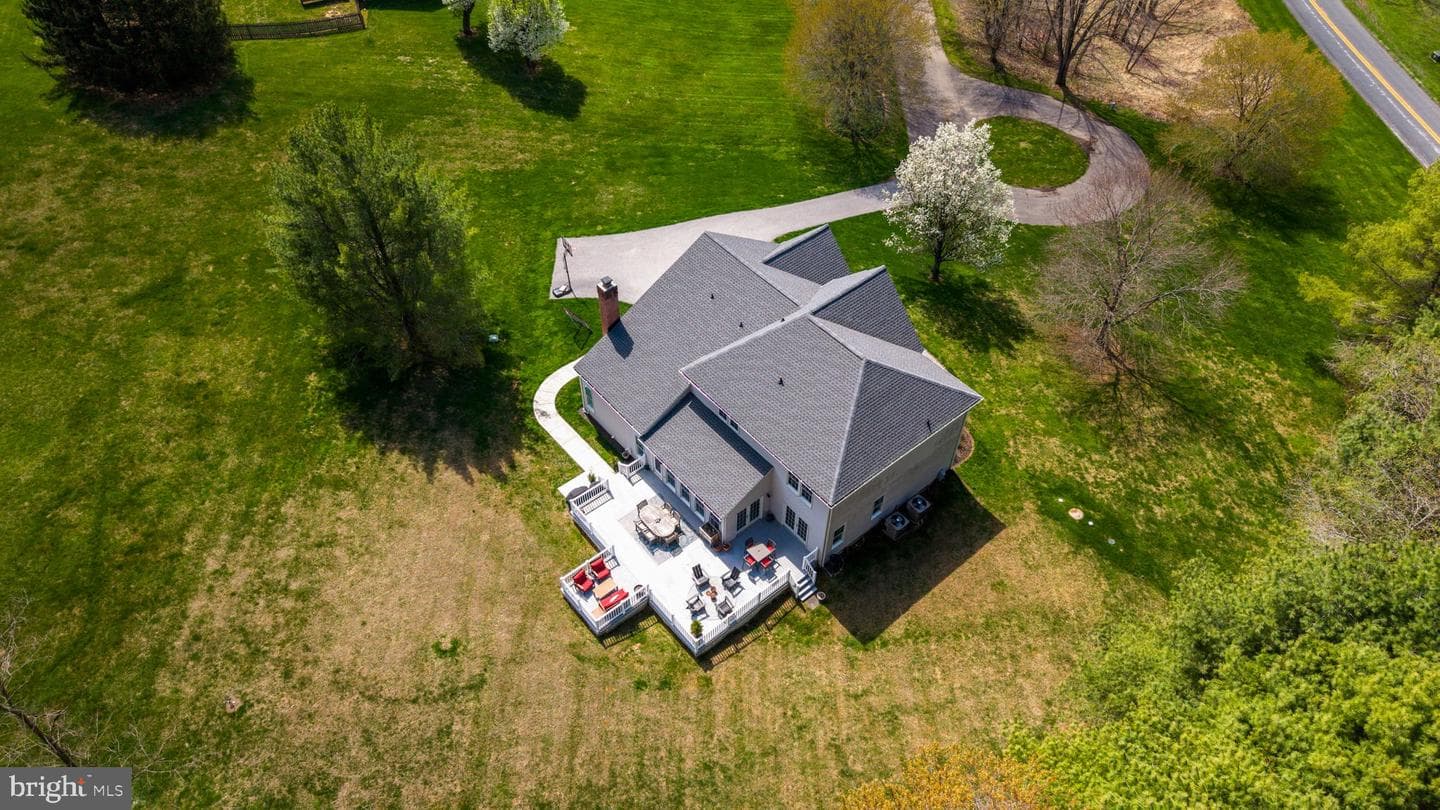 1231 Corbett Road photo 96