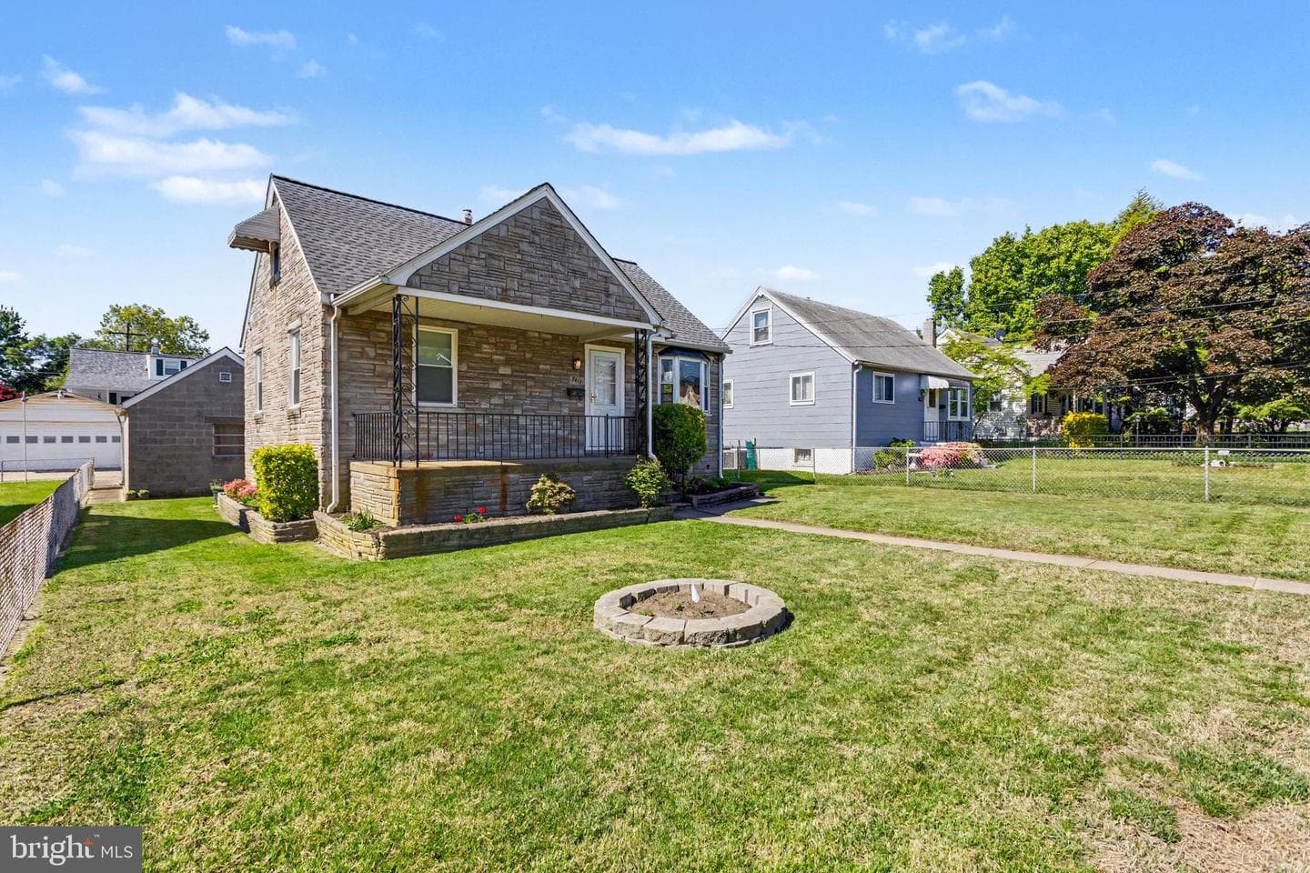 7417 School Lane photo 2