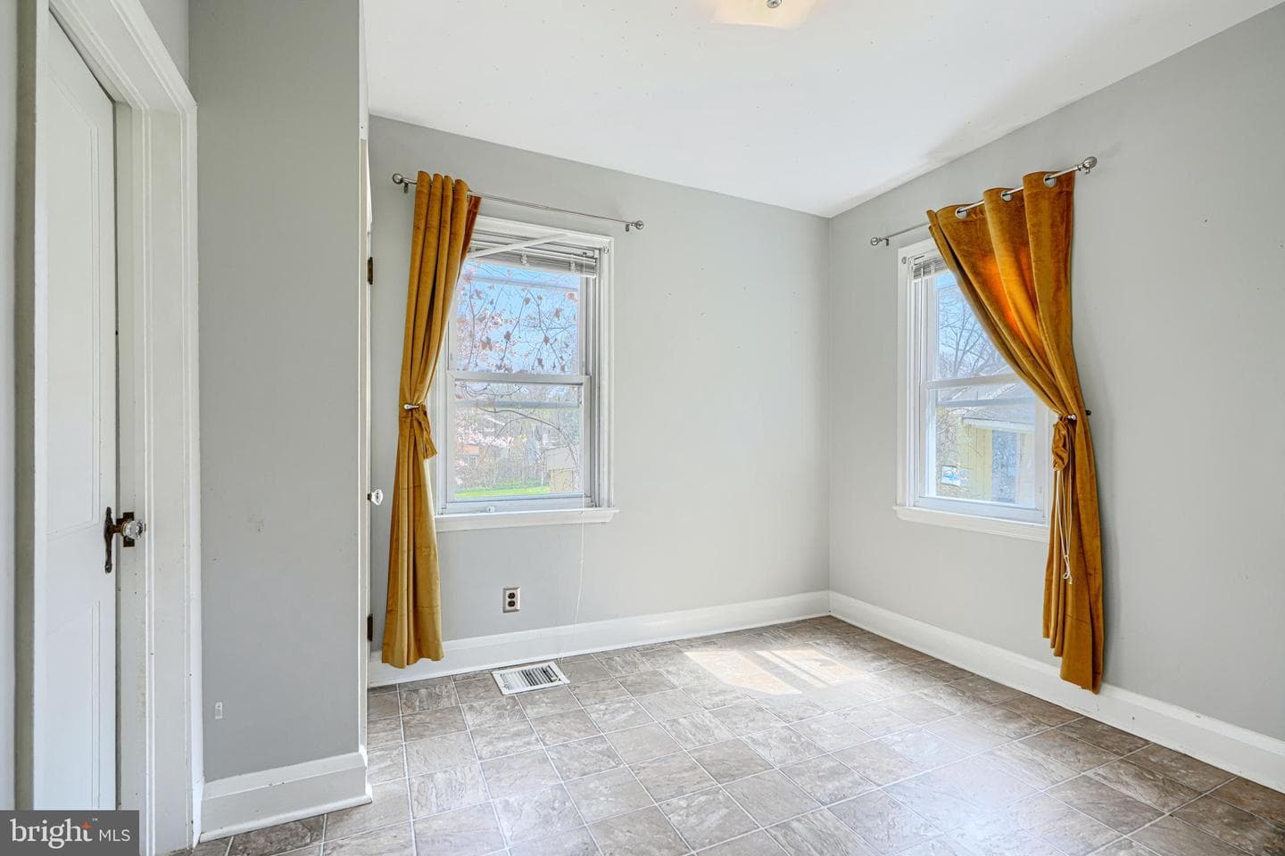 8009 Oakleigh Road photo 13